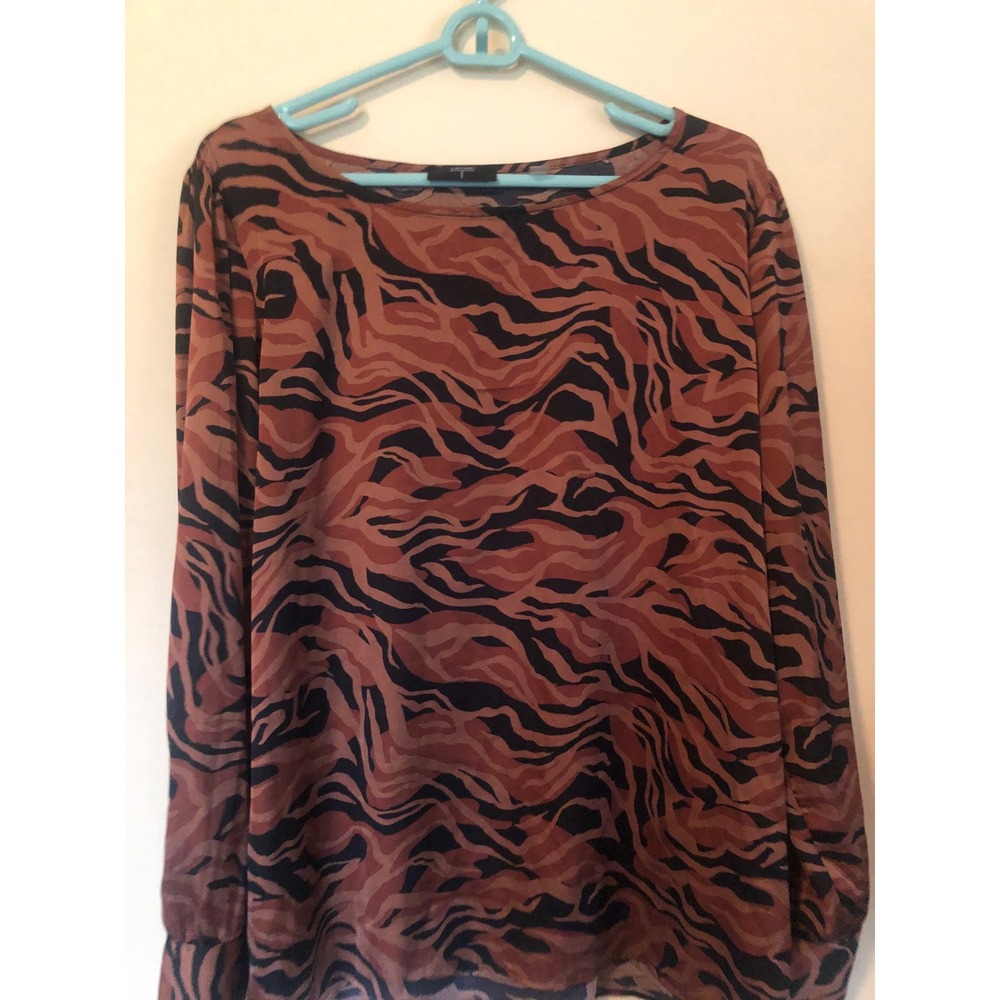 Tahari Women XL Brown Black Tiger Animal Print Long Sleeve Button Cuff Blouse